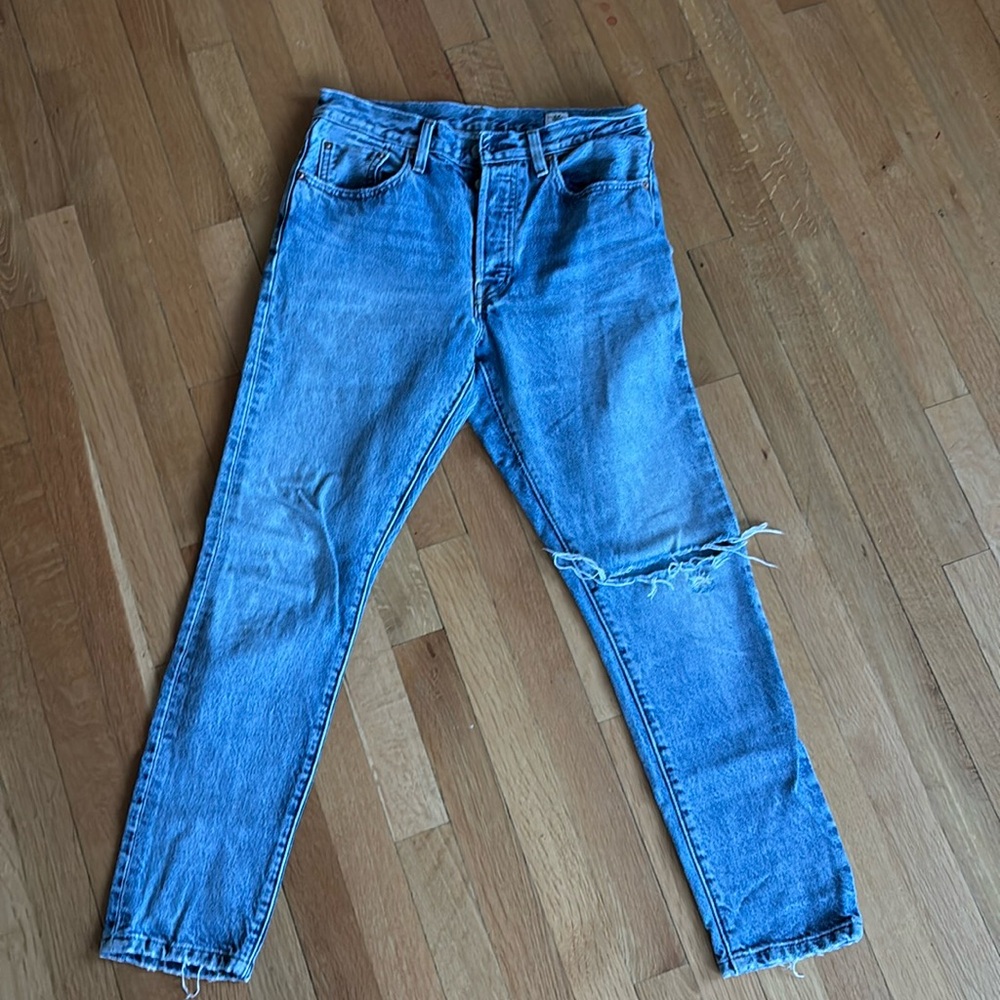 Vintage Levi’s 501s from Anthropologie, Skinny Jeans | Size 27 | Light Wash